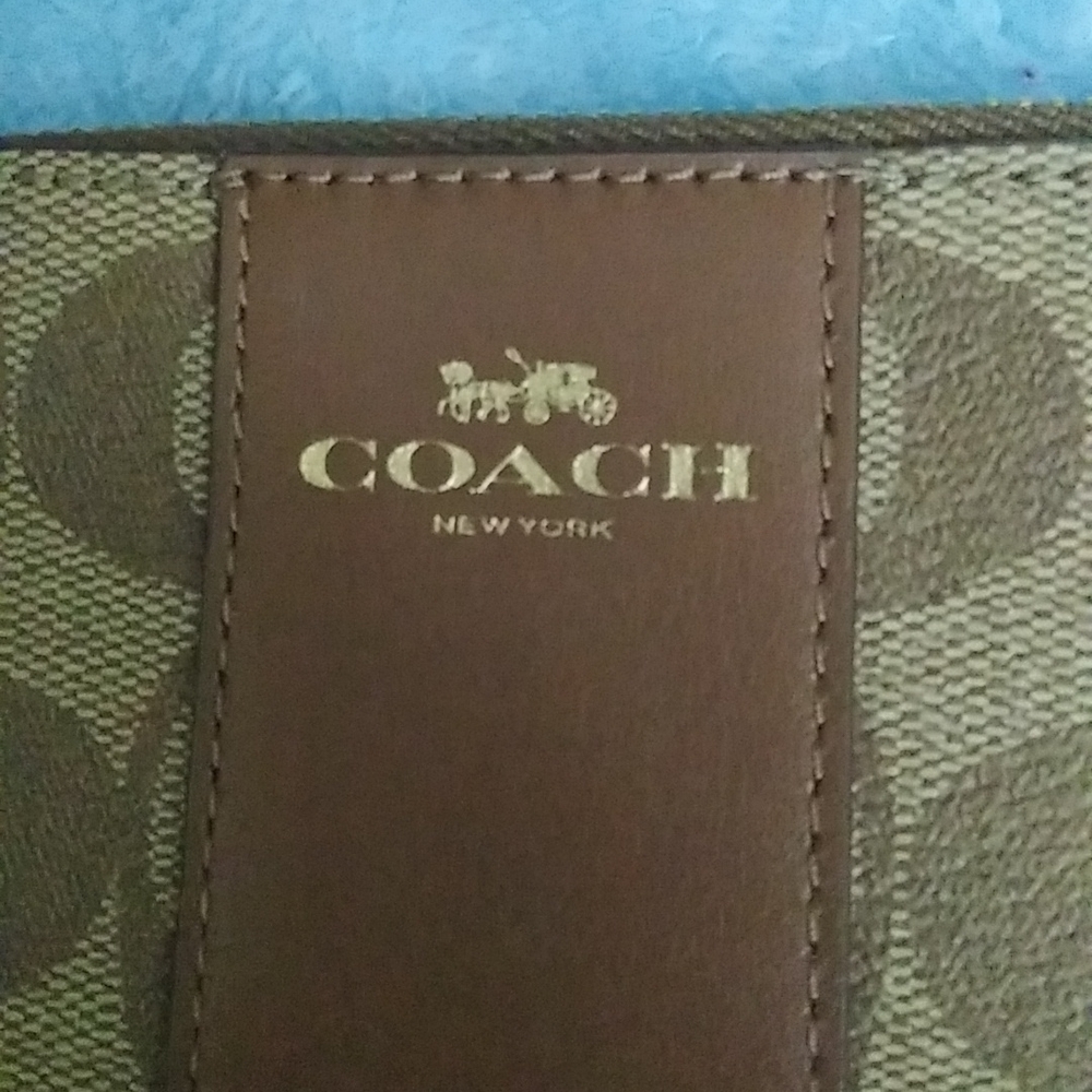 Coach Wristlet - Picture 2 of 6